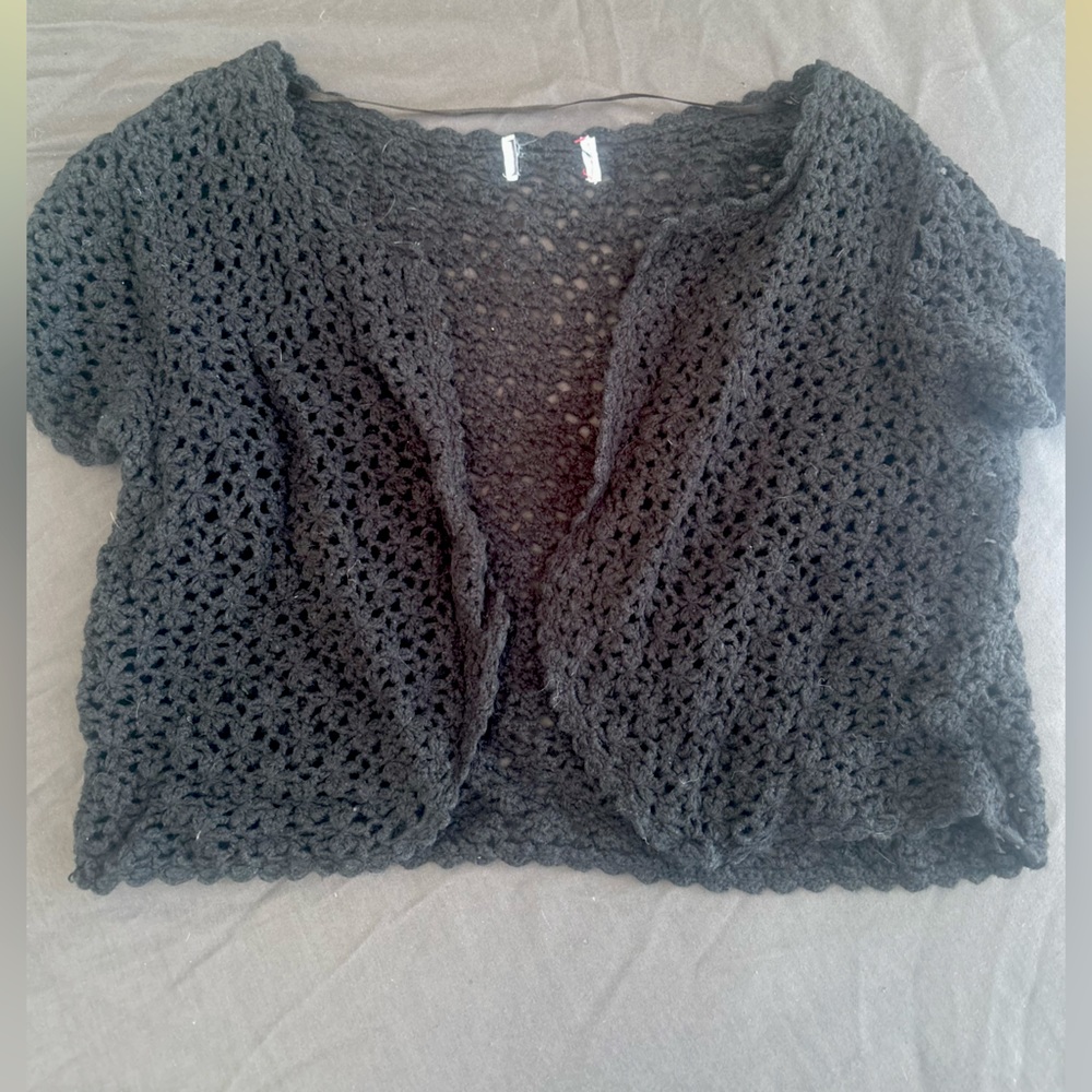 LA THRIFTED HANDMADE VINTAGE CROCHET CROP TEE PULLOVER/CARDIGAN